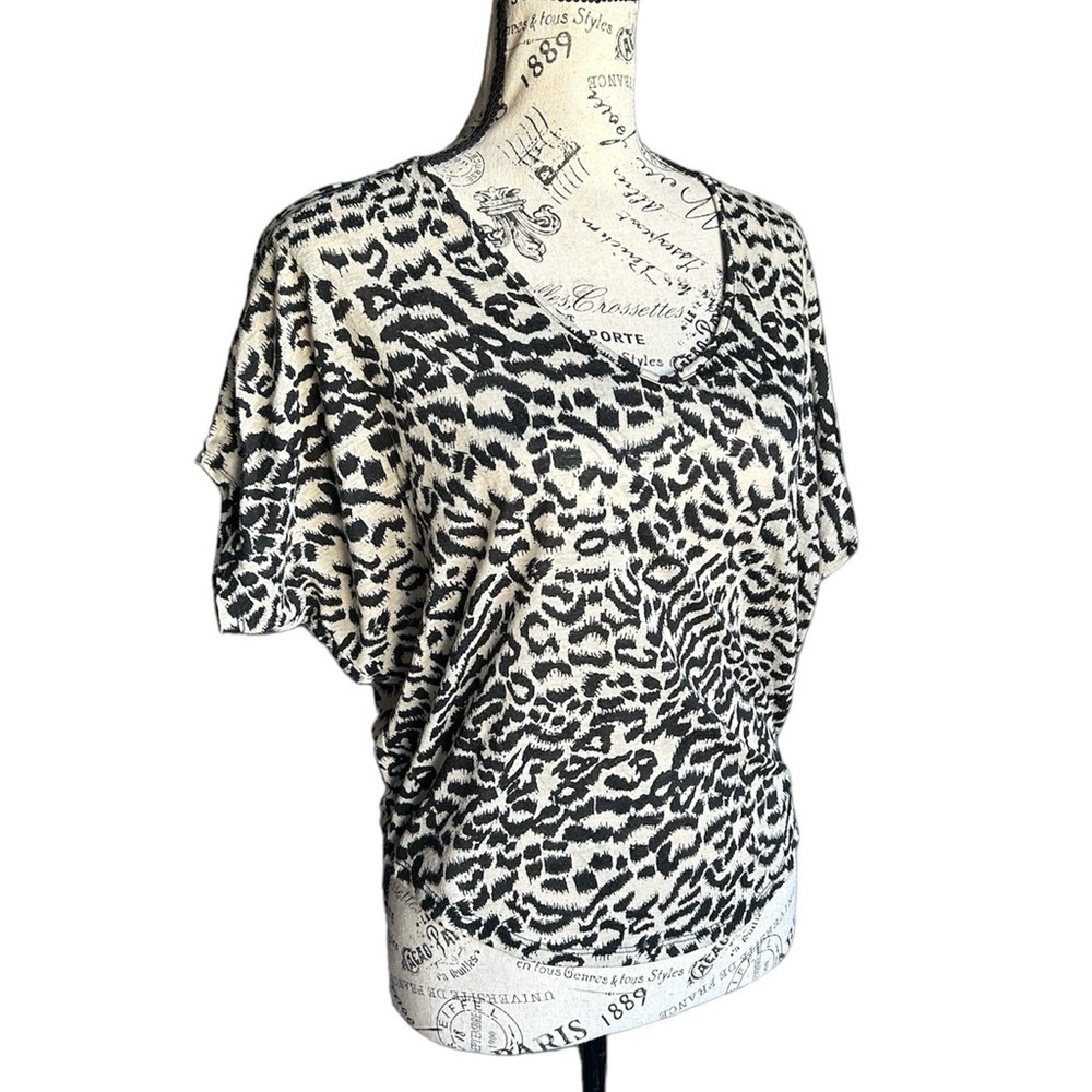 Express animal print tee